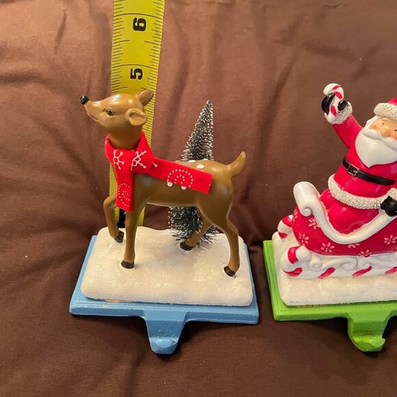 2 Stocking Holders Christmas Santa Claus Clause Deer Sleigh Bottle Brush Tree - Picture 10 of 11